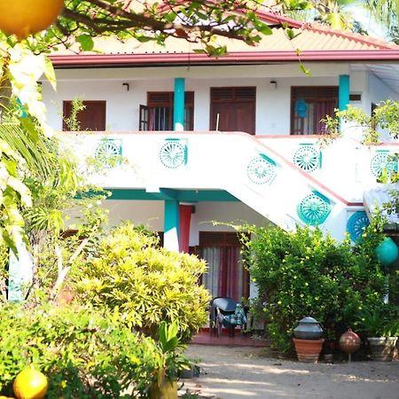 Mallika Guest House 坦加拉 外观 照片